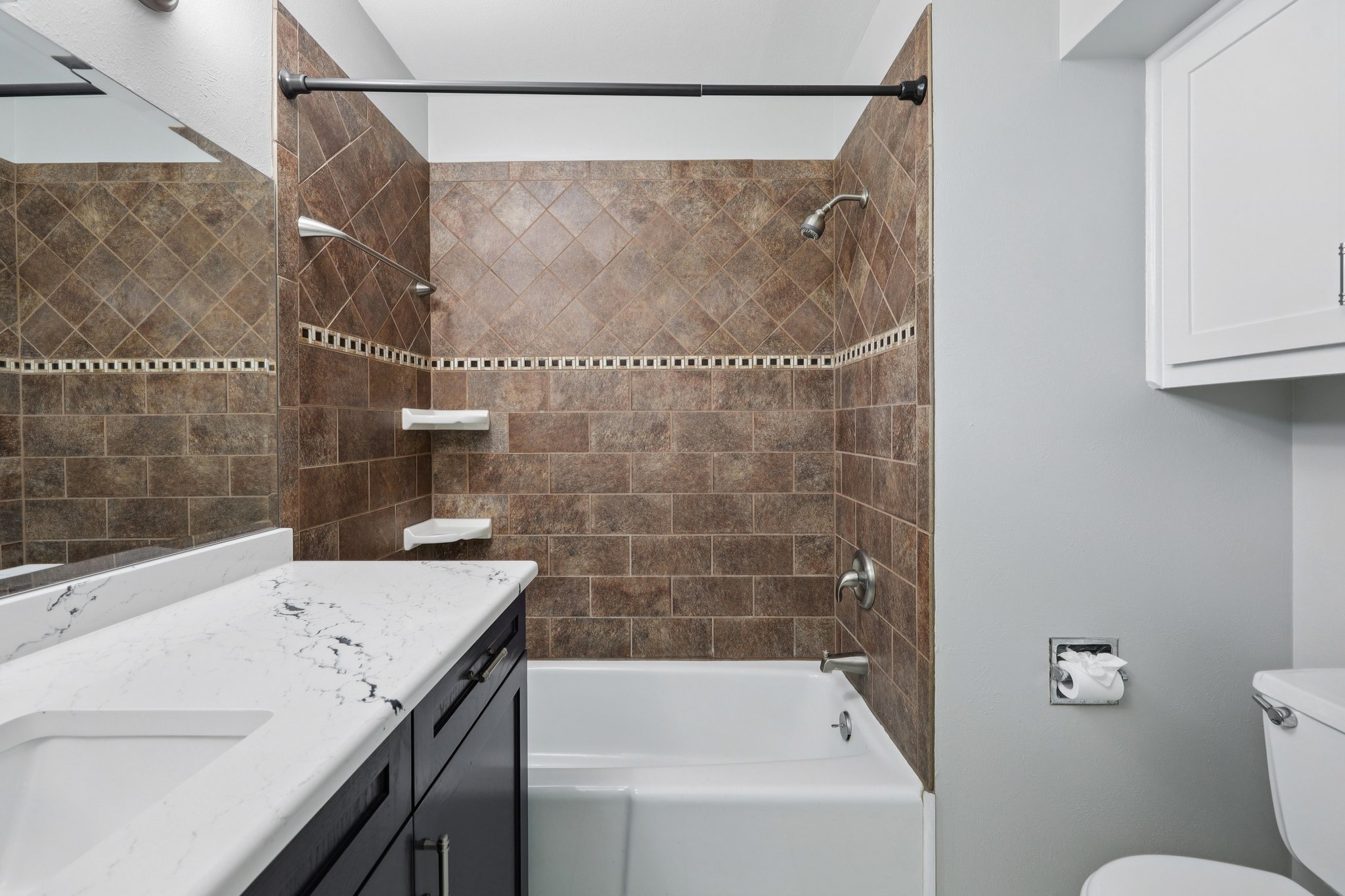  2604 Hollywood Dr-S1610-035.jpg