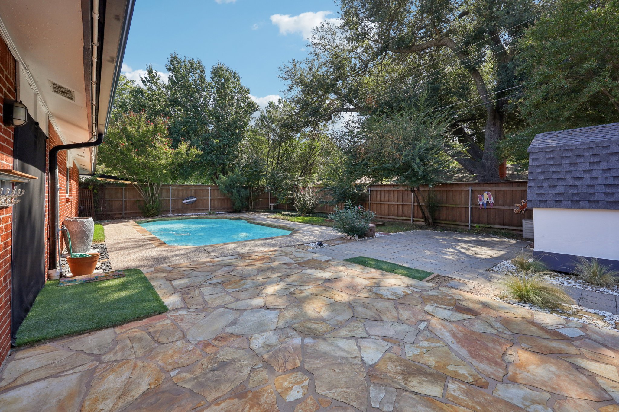  2604 Hollywood Dr-S1610-042.jpg