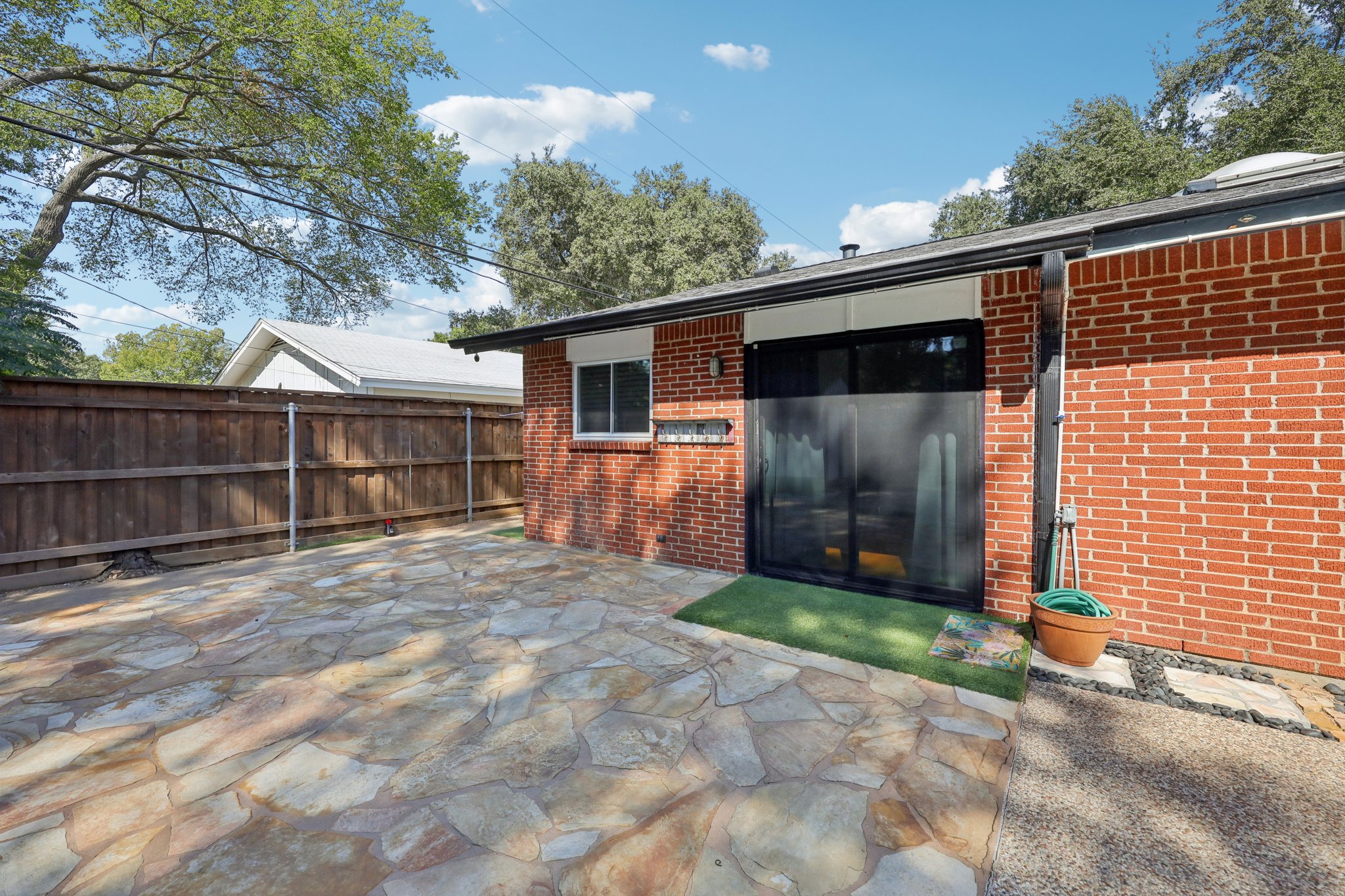  2604 Hollywood Dr-S1610-043.jpg