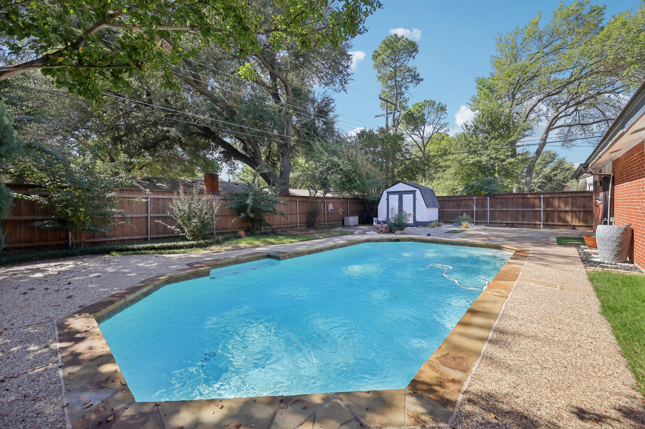  2604 Hollywood Dr-S1610-049.jpg