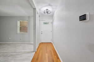  2604 Hollywood Dr-S1610-007.jpg