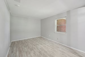  2604 Hollywood Dr-S1610-008.jpg