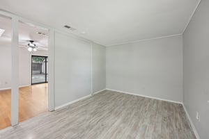  2604 Hollywood Dr-S1610-009.jpg