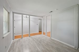  2604 Hollywood Dr-S1610-010.jpg