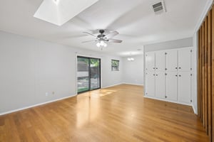  2604 Hollywood Dr-S1610-012.jpg