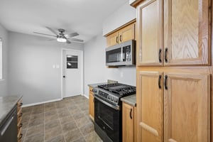  2604 Hollywood Dr-S1610-019.jpg