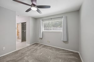 2604 Hollywood Dr-S1610-025.jpg