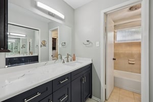  2604 Hollywood Dr-S1610-028.jpg