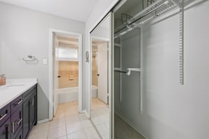 2604 Hollywood Dr-S1610-030.jpg