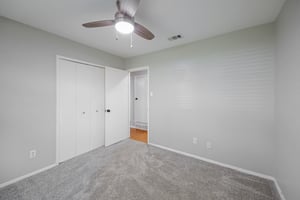  2604 Hollywood Dr-S1610-032.jpg