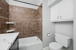  2604 Hollywood Dr-S1610-036.jpg