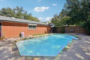  2604 Hollywood Dr-S1610-047.jpg