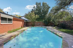  2604 Hollywood Dr-S1610-051.jpg