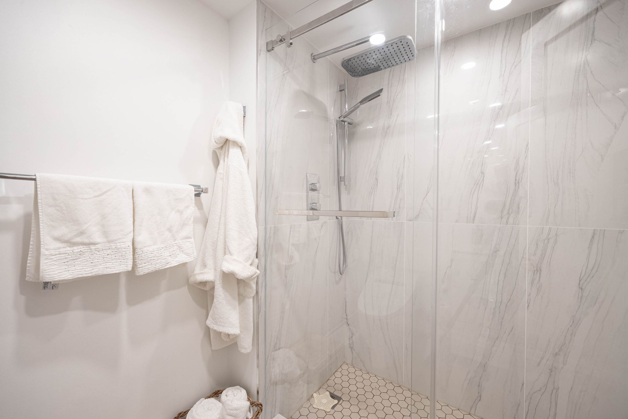 Toronto property showcase — delivered property photograph 16