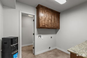  Photo 33