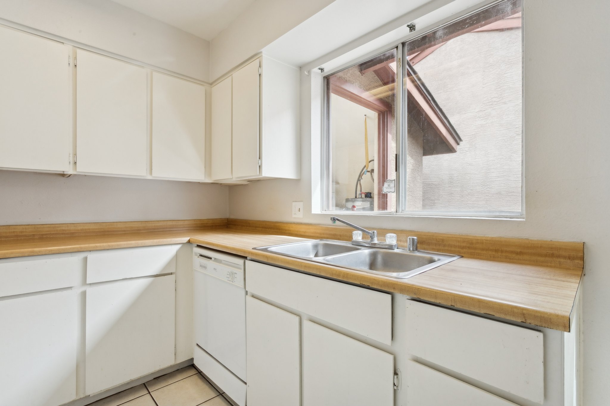 2605 E Lemon St - 010.jpg