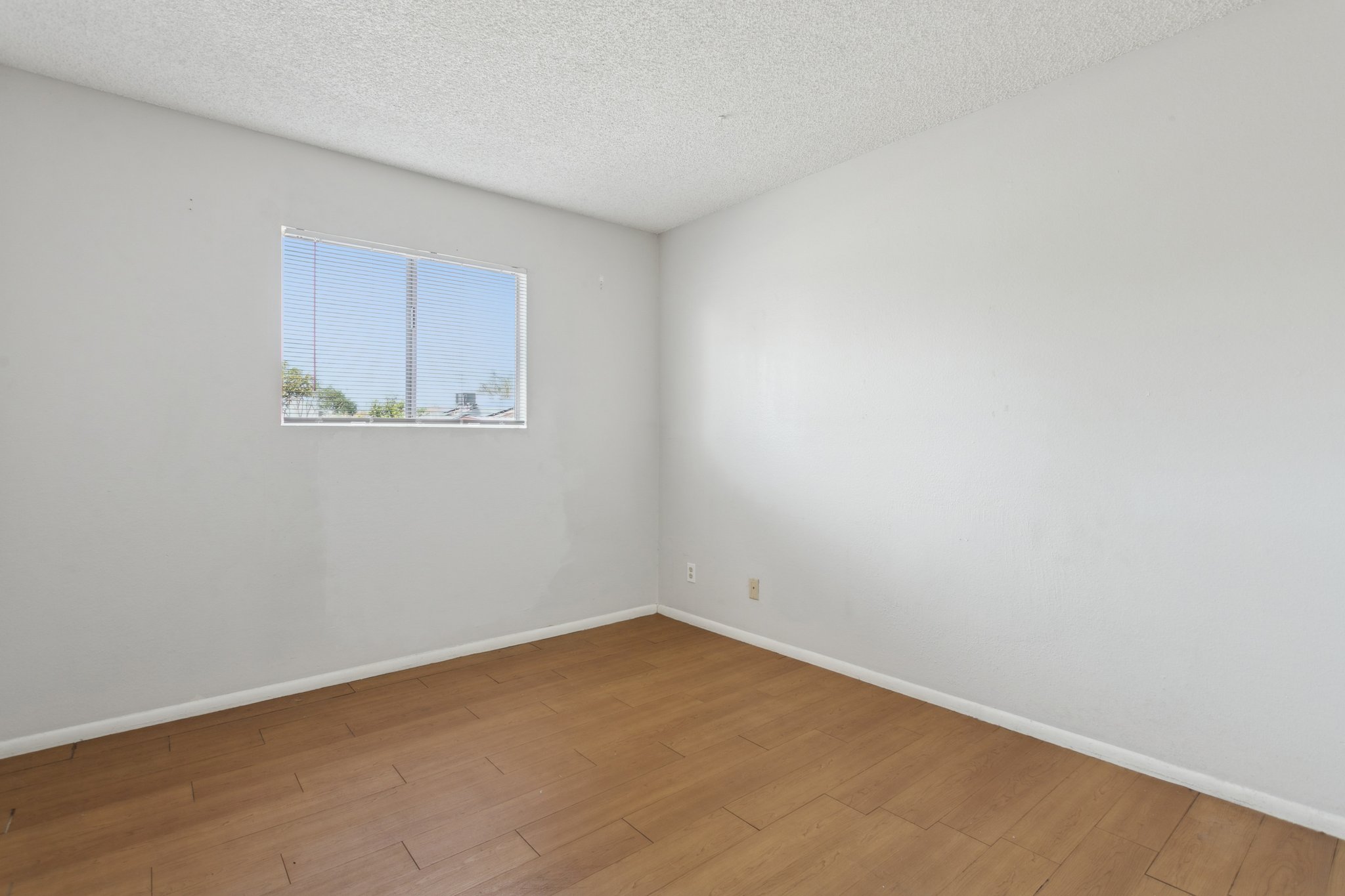 2605 E Lemon St - 013.jpg