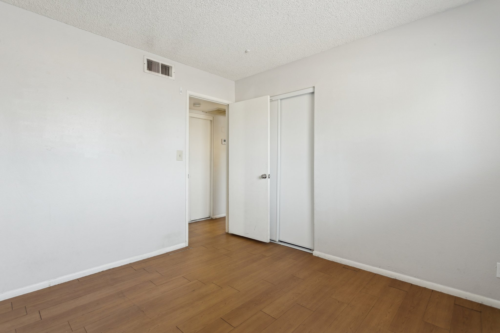 2605 E Lemon St - 014.jpg