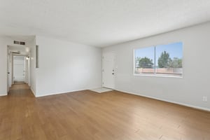 2605 E Lemon St - 005 (2).jpg