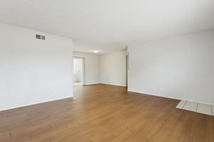 2605 E Lemon St - 006 (2).jpg