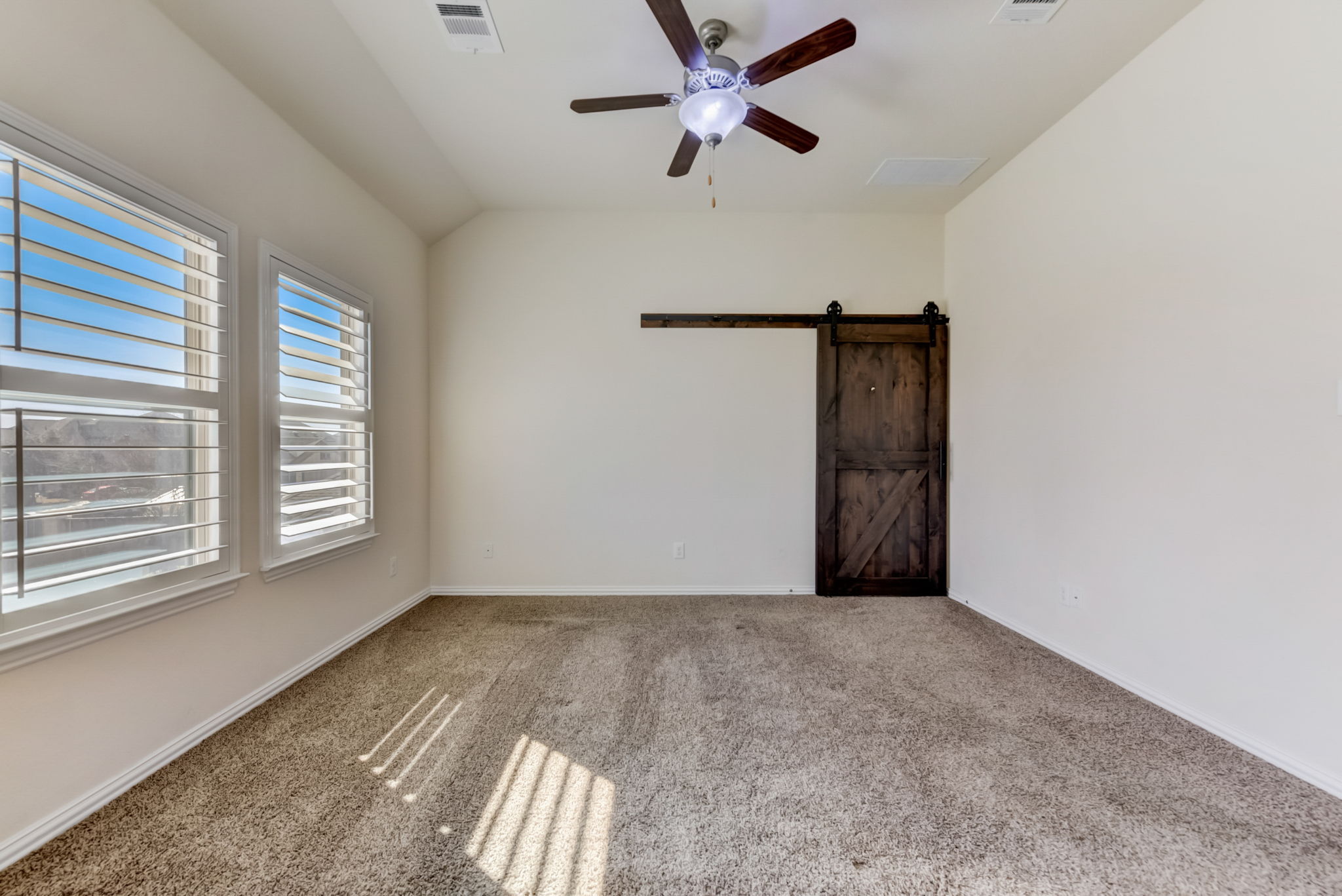 Rough Berry Rd-024