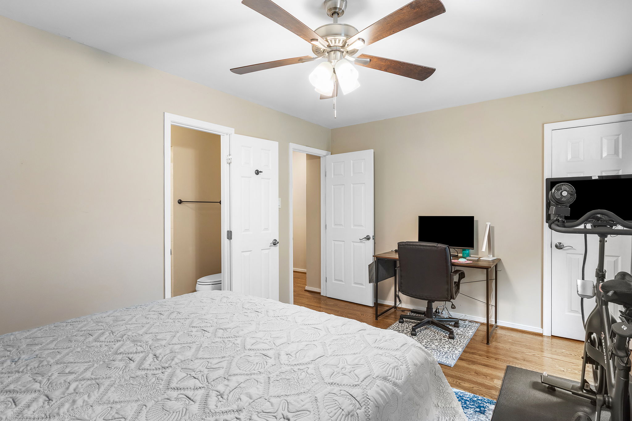 18-Primary Bedroom