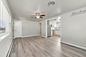 252A4421
