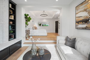 26065 Charing Cross Road-64
