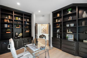26065 Charing Cross Road-73