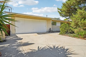 Farmfield Rd-001.jpg