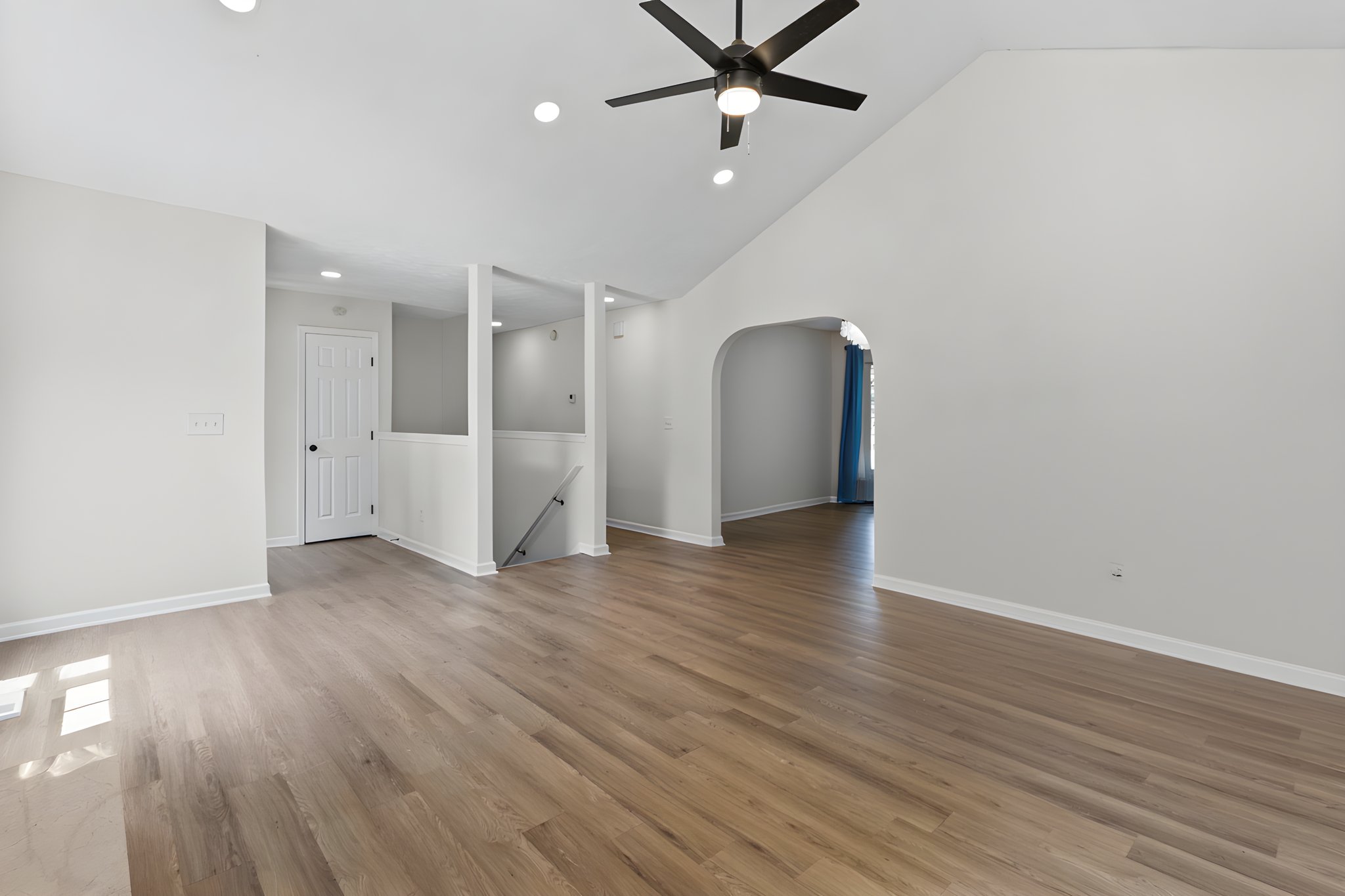 008 furniture removed.jpeg
