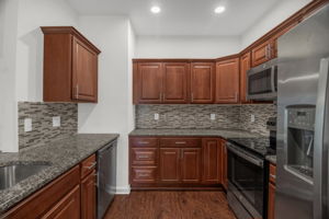 2608 Pennoak Way-11