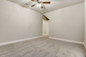Gavin Dr-036