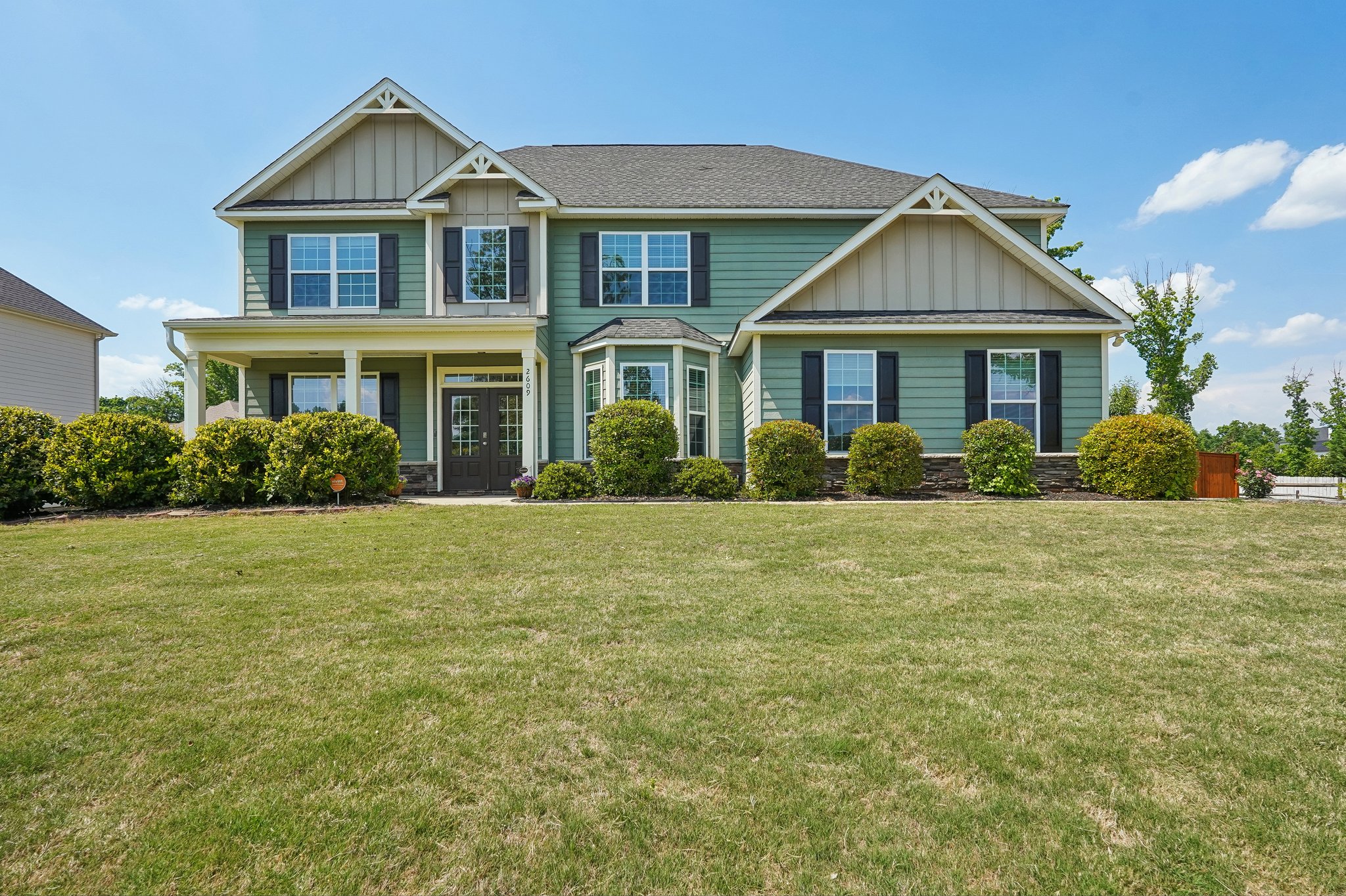 Lakefront Dr-S2504-001.jpg