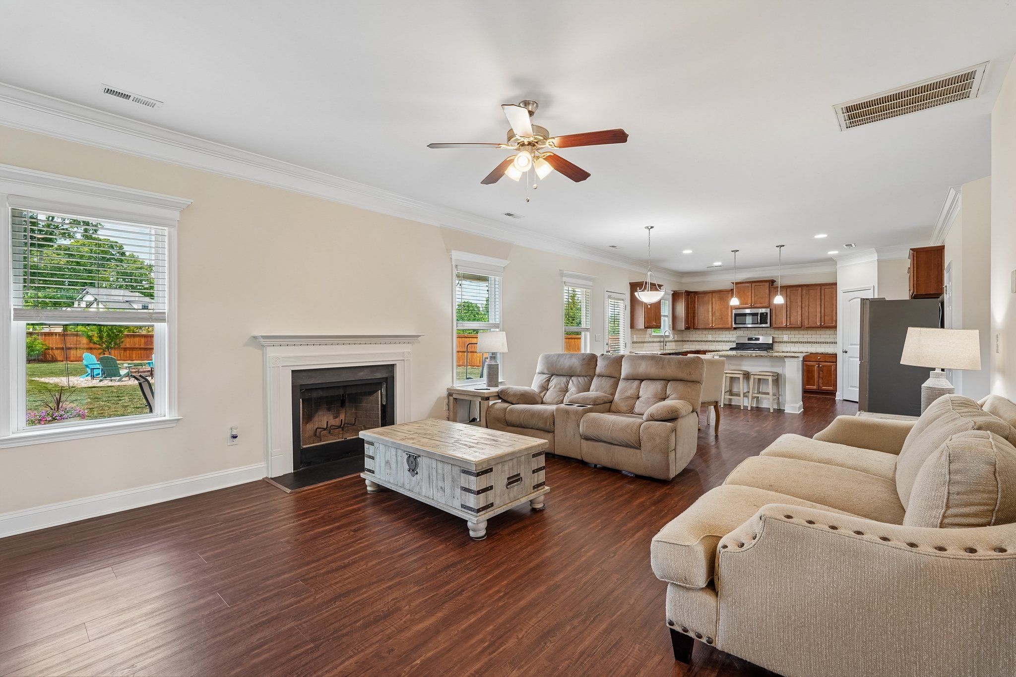 Lakefront Dr-S2504-009.jpg