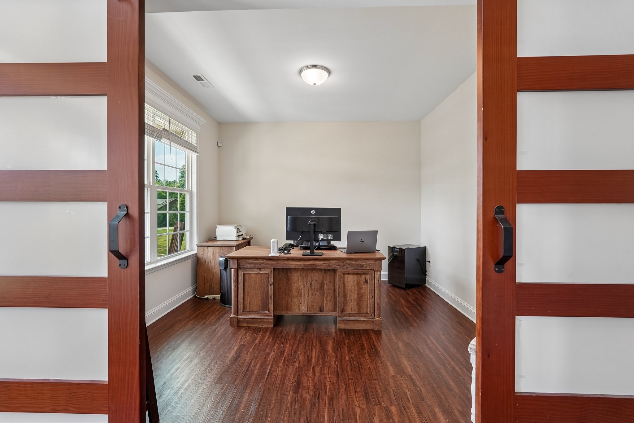 Lakefront Dr-S2504-024.jpg