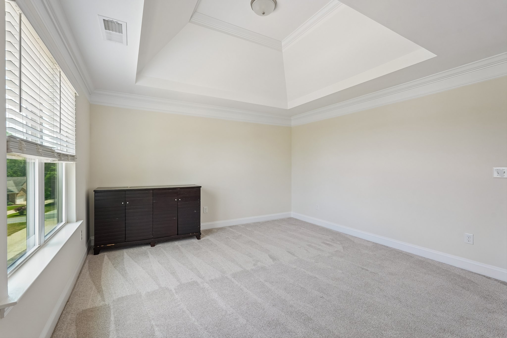 Lakefront Dr-S2504-030.jpg