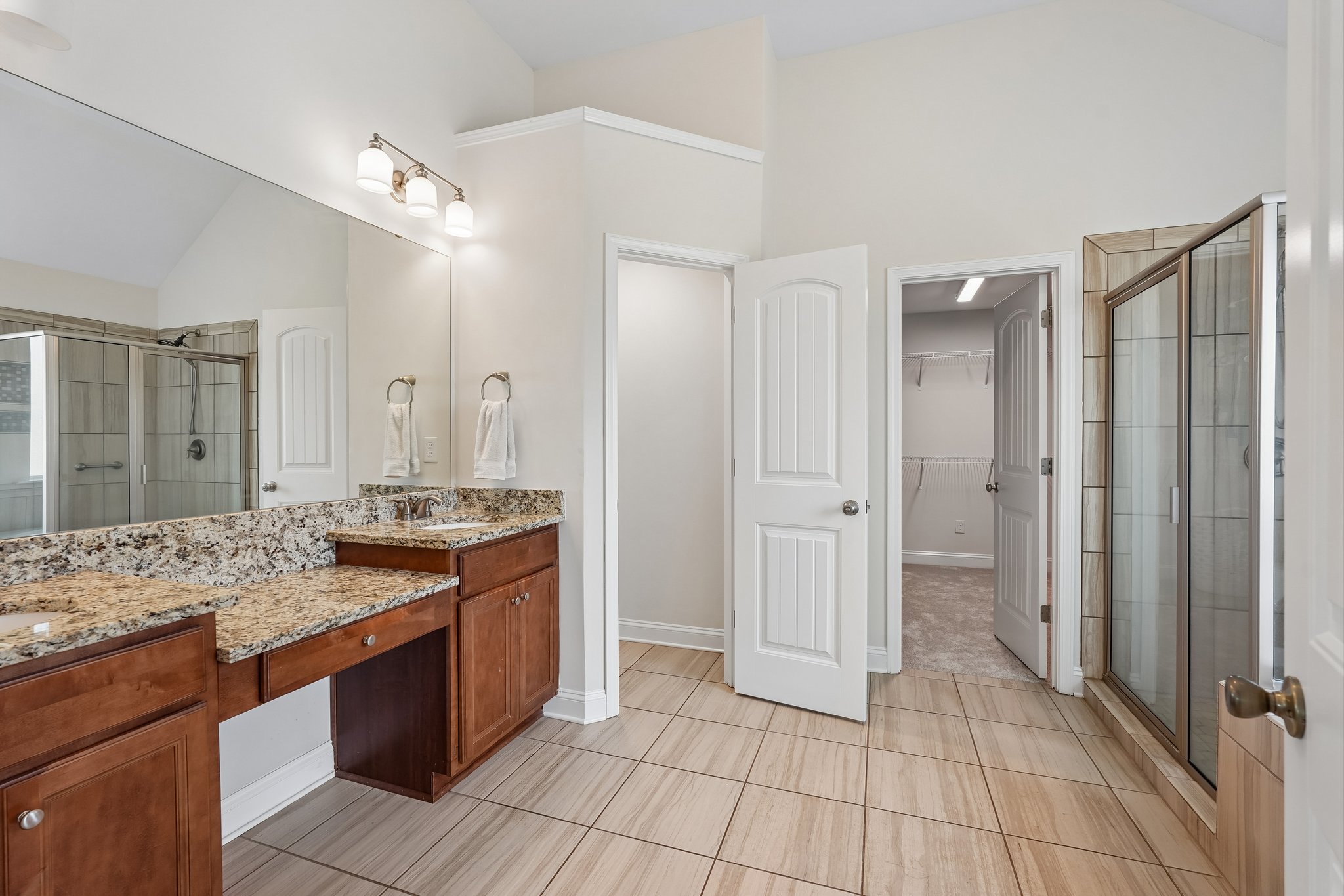 Lakefront Dr-S2504-036.jpg