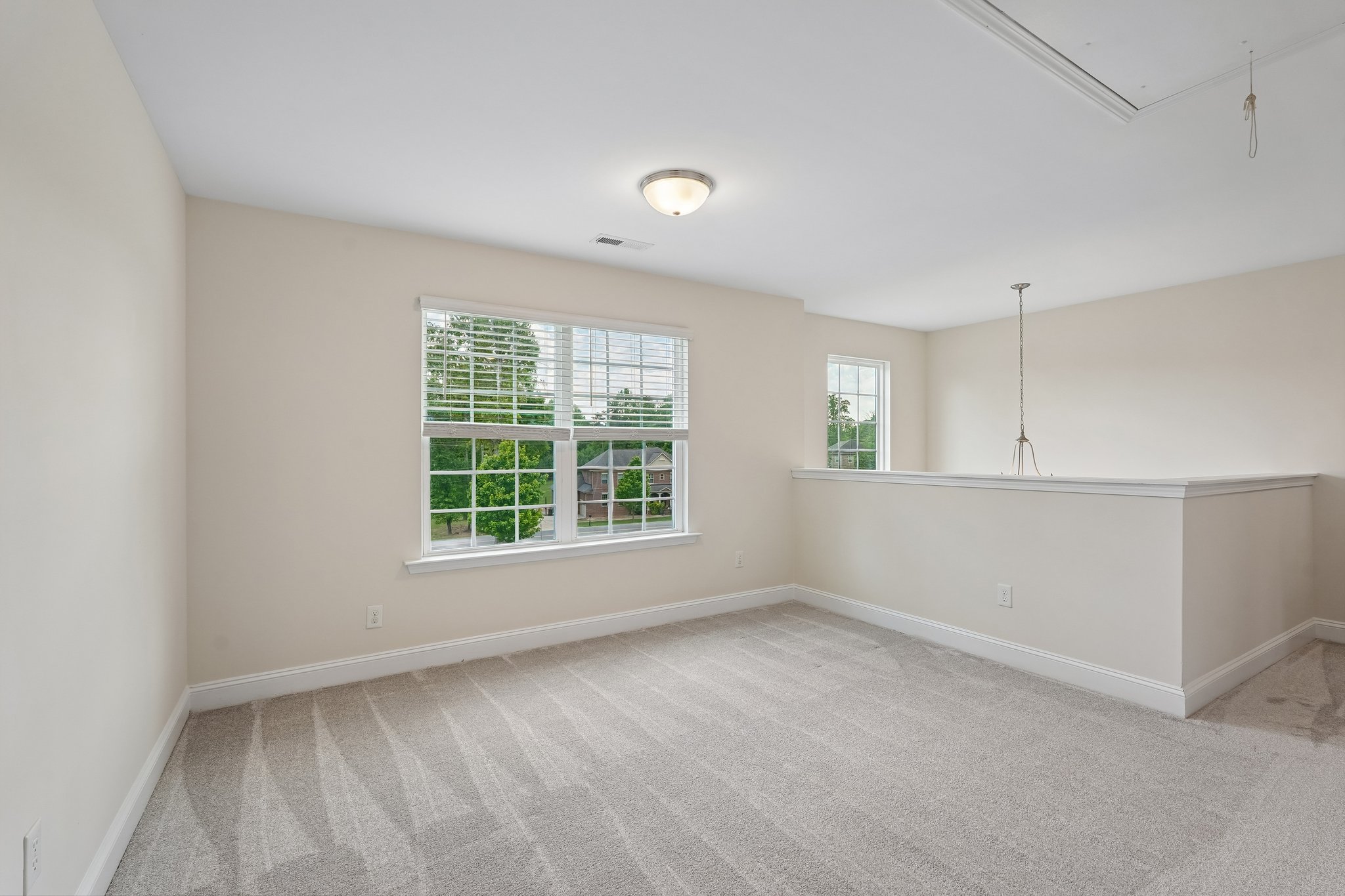 Lakefront Dr-S2504-042.jpg