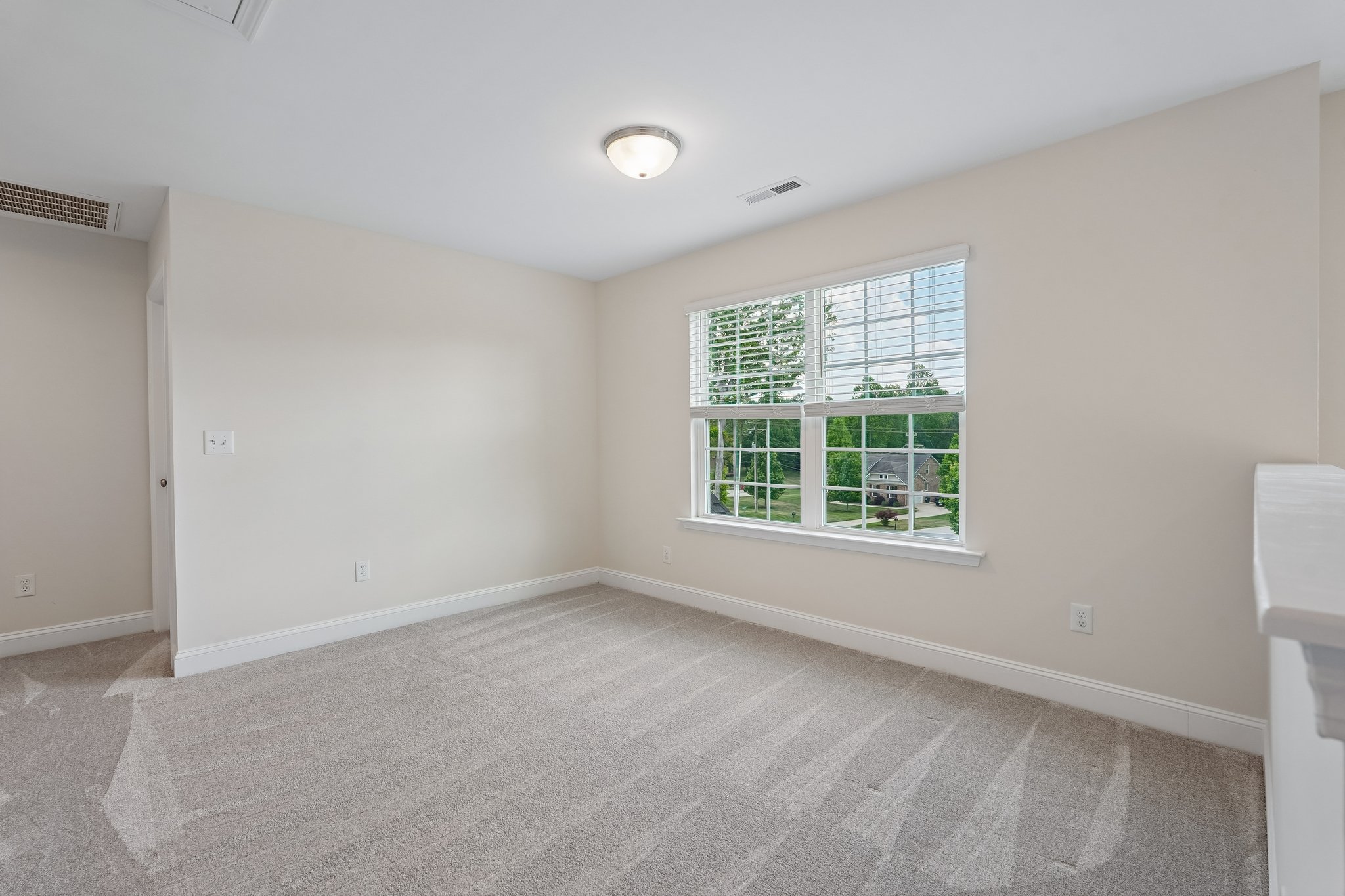 Lakefront Dr-S2504-043.jpg