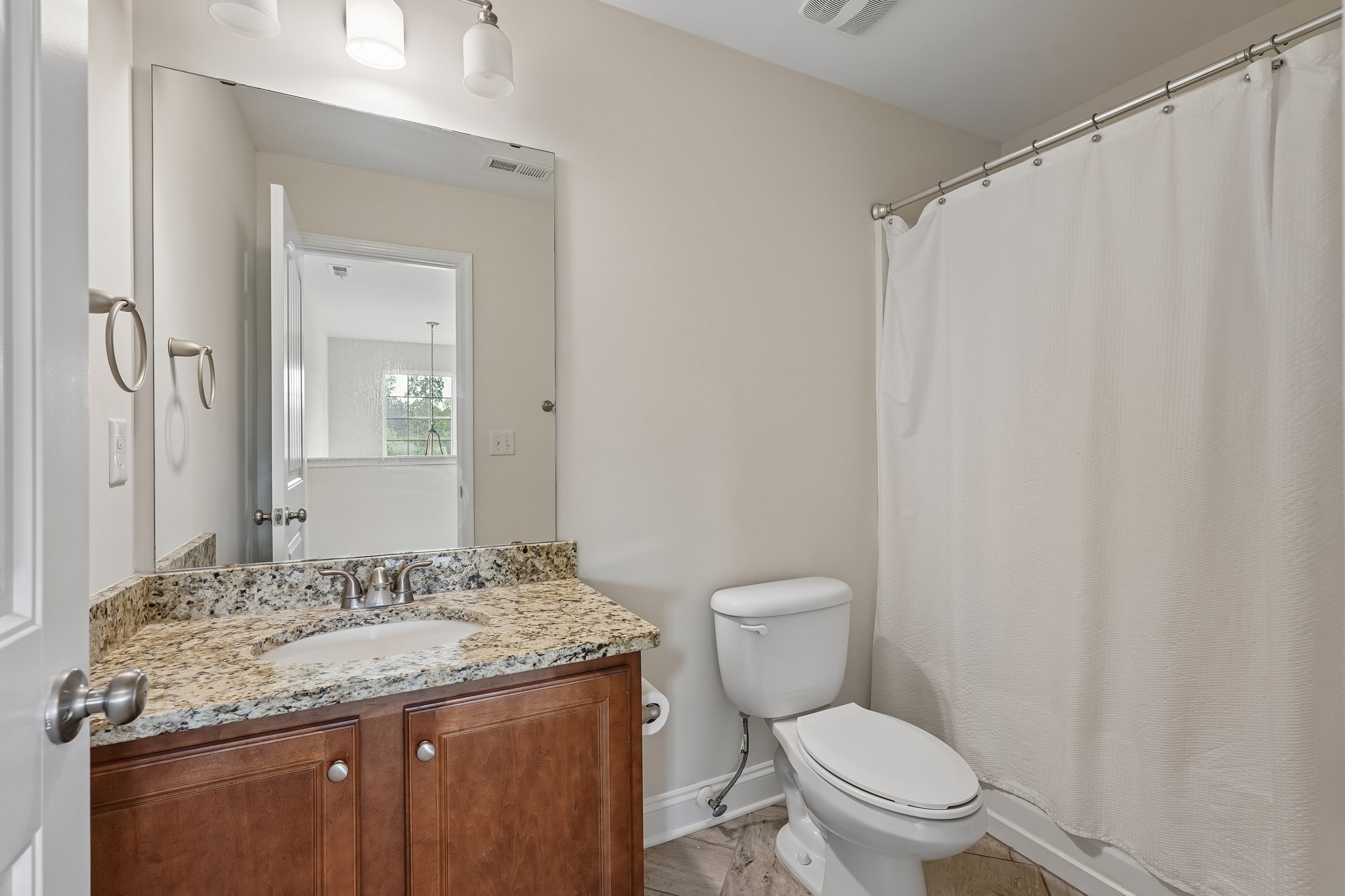 Lakefront Dr-S2504-044.jpg