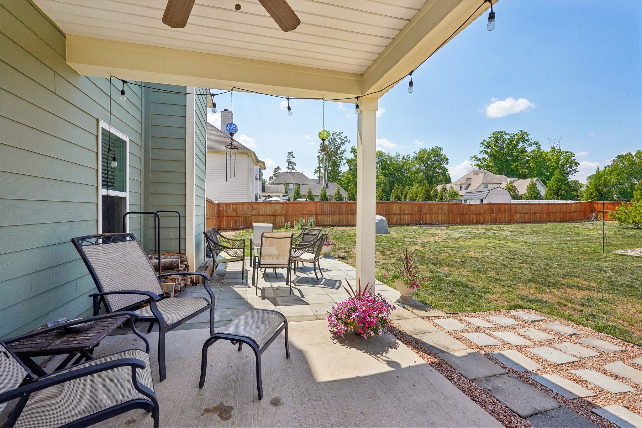 Lakefront Dr-S2504-061.jpg