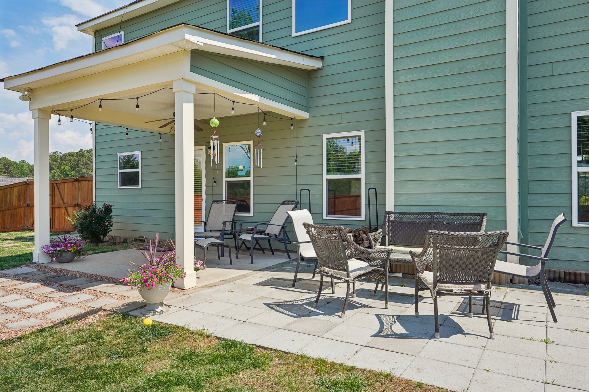 Lakefront Dr-S2504-063.jpg