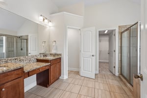 Lakefront Dr-S2504-036.jpg