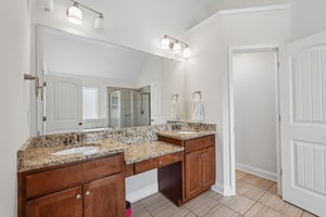 Lakefront Dr-S2504-037.jpg