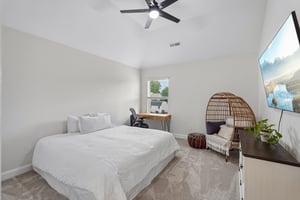 Lakefront Dr-S2504-050.jpg