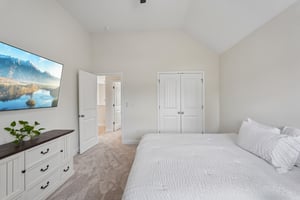 Lakefront Dr-S2504-053.jpg