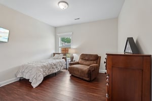 Lakefront Dr-S2504-054.jpg