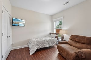 Lakefront Dr-S2504-055.jpg