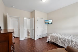 Lakefront Dr-S2504-057.jpg